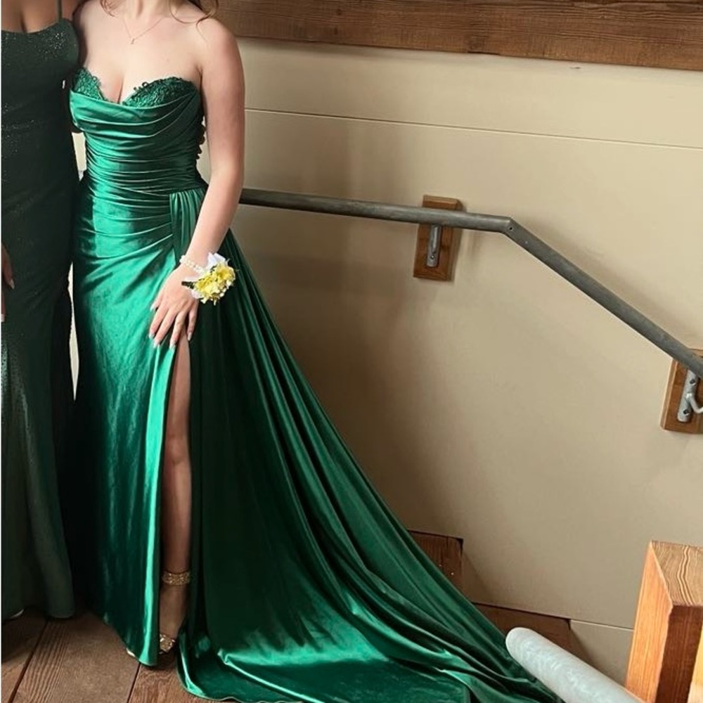 Sherri hill formal dress bought for $1,300 fits size 2-4 selling for 900